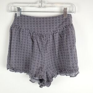 AMERICAN Eagle‎ XS Pull on Shorts Black & white print Ruffled trim